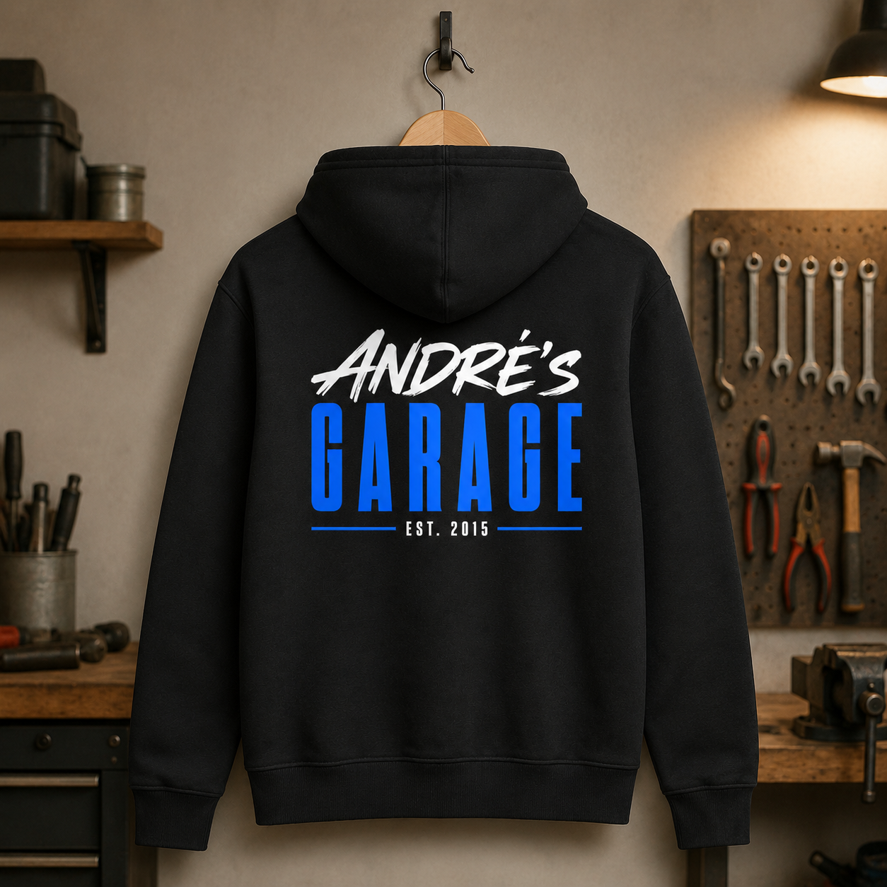 Werkstatt-Hoodie „Typografie“ – personalisiert mit Wunschtext | ab 52,90€