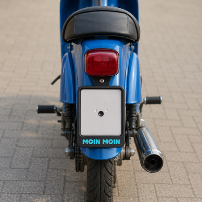 Wunschtext-Aufkleber für Mofa, Roller & Moped – optional mit Kennzeichenhalter | ab 5,99€