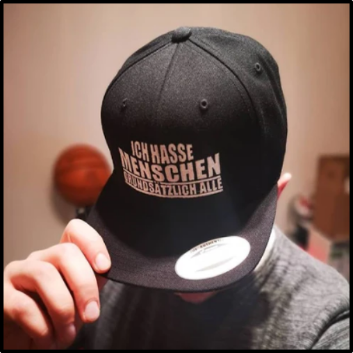 Premium Snapback Cap “ICH HASSE ALLE MENSCHEN”